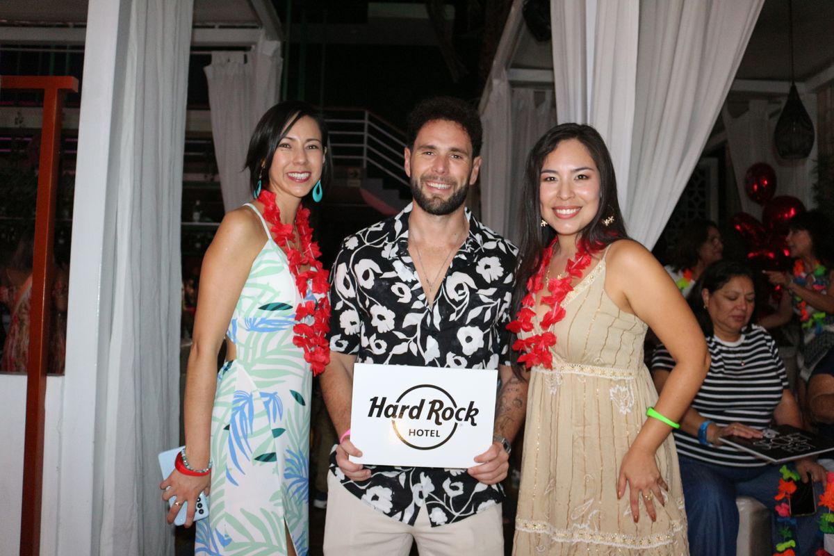Alejandra Huerta, German Poletti, ejecutivo de ventas Hard Rock Hotels y Shirley Perleche, chicas parte del equipo de &Aacute;gil.