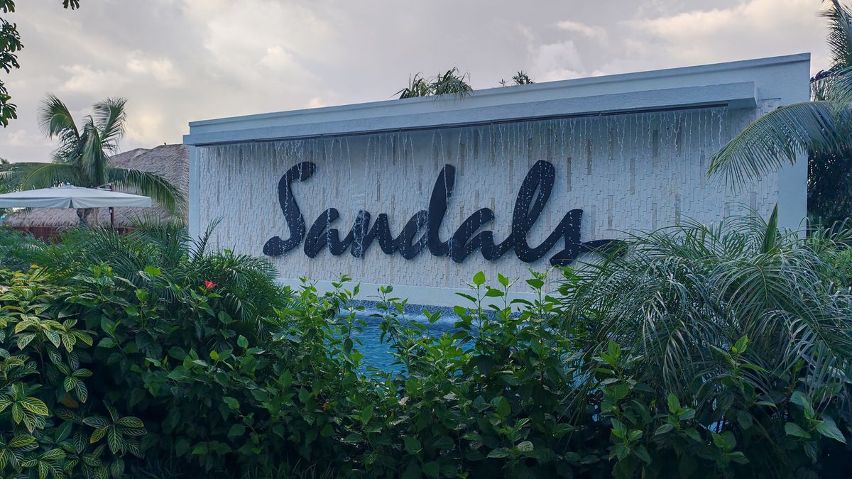 Sandals Dunn’s River, ubicado en Ocho Ríos, es la sede de “Back to Jamaica”, acción organizada por Sandals Resorts. Sandals Dunn’s River, ubicado en Ocho Ríos, es la sede de “Back to Jamaica”, acción organizada por Sandals Resorts.