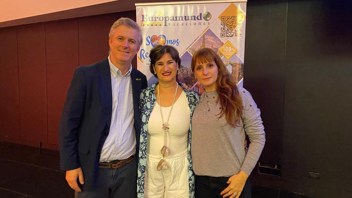 Lucas Ozuna, Lola Aguilera y Anabella Della Zoppa, responsable&nbsp;del&nbsp;Departamento de Datos y Catálogos de&nbsp;Europamundo&nbsp;Vacaciones.
