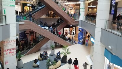 El Costanera Center es uno de los imperdibles de los turistas argentinos que están llegando a Chile