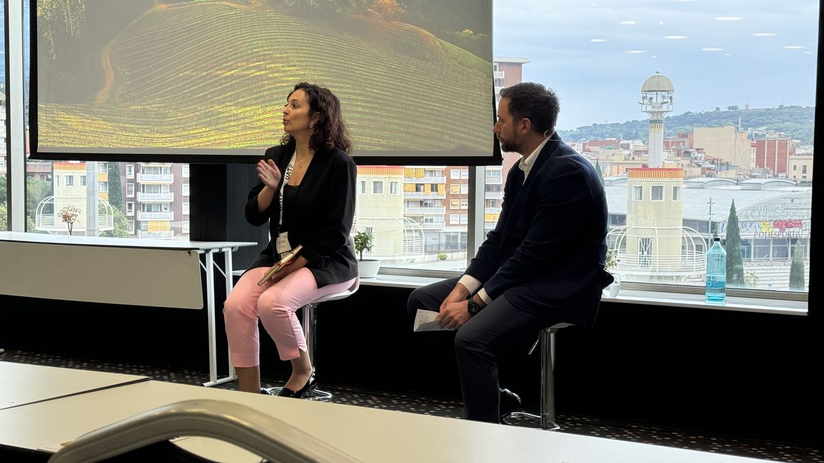 Jose Dominguez, head of strategic clients, PayPal Iberia, y Catia Marisa Siva, distribution Strategy & Payments manager de Vueling.