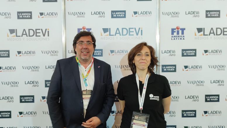 Europ Assistance Argentina: Fernando Daniel Perez, head of Travel Latam; junto a Sabrina Mónica Wagner, gerente de Ventas Travel Argentina.