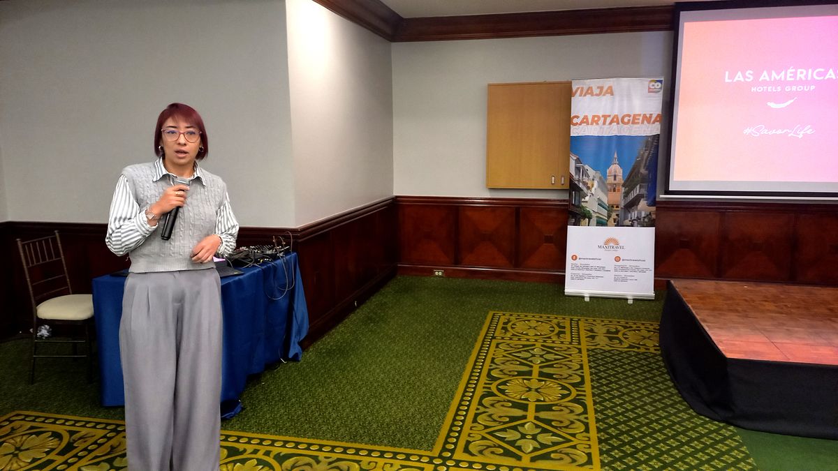 Claudia Sánchez, directora comercial de Las Américas Hotels Group, aliado de Maxitravel.   