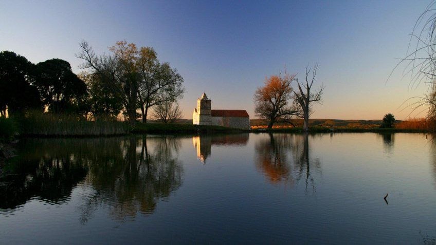 Villa Tulumba es un pueblo muy llamativo en Córdoba que se caracteriza por su ambiente espiritual y su turismo religioso.
