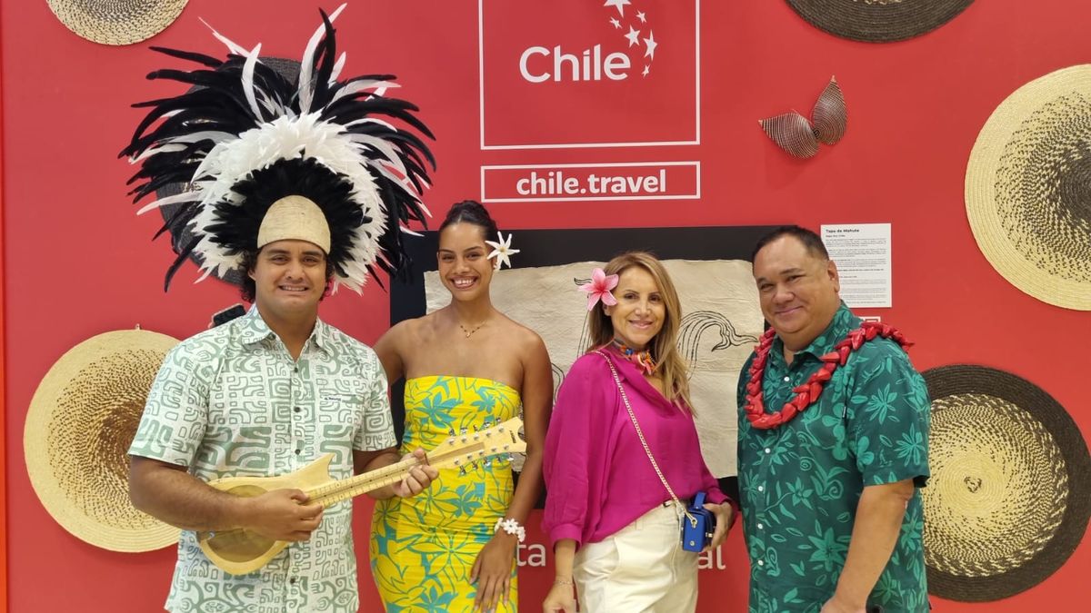 Representantes de Rapa Nui en Fitur 2026.