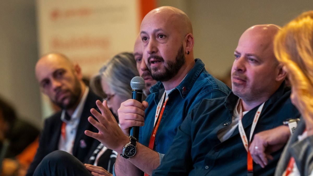 Más profesionales presentes en el evento.