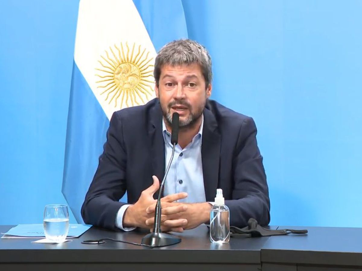 El Gobierno flexibiliza los requisitos para el ingreso de extranjeros a Argentina y destacó que los menores de 18 años podrán vacunarse en el país.