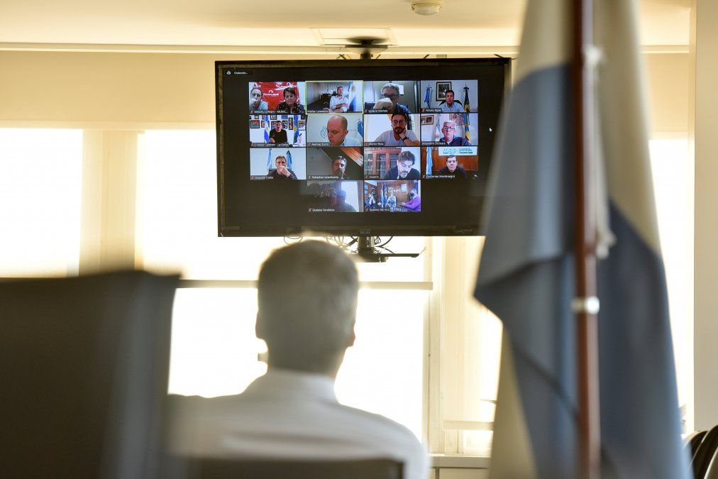 Matías Lammens optimista de la temporada de verano y se animó a decir que “vamos a poder ir a la playa en enero.