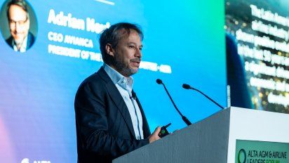 Adrián Neuhauser, CEO de Avianca y presidente del Comité Ejecutivo de ALTA en la apertura del Leaders Forum que debate sobre transporte aéreo en Cancún.
