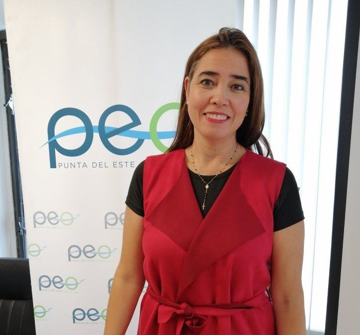 Adriana Reyes, directora de Punta del Este Operadora, afirma que saldrá adelante aquel que tenga la mente abierta y pueda darle seguridad al cliente.