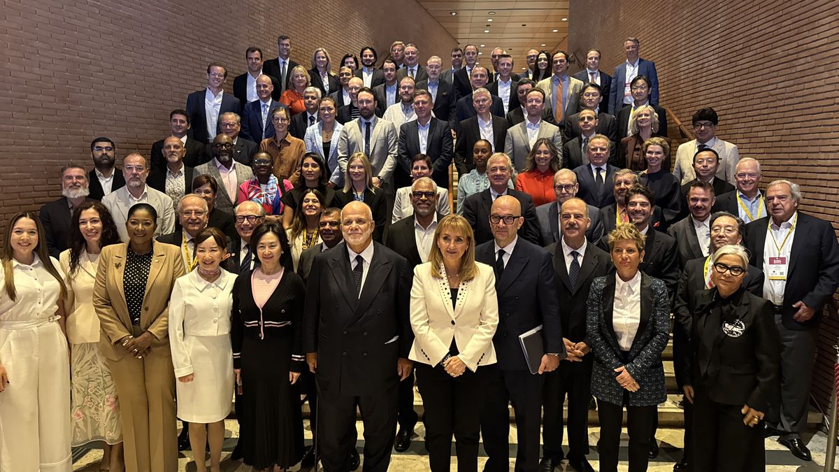 Foto de familia antes de la inauguracion oficial de la Cumbre Mundial de la WTTC.