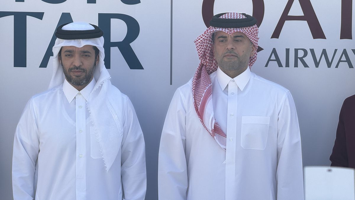 Los m&aacute;ximos responsables del ministerio de turismo de Qatar y Qatar Airways, durante la rueda de prensa conjunta en Doha el pasado 9 de febrero, para anunciar un nuevo acuerdo de promoci&oacute;n tur&iacute;stica en el pa&iacute;s.