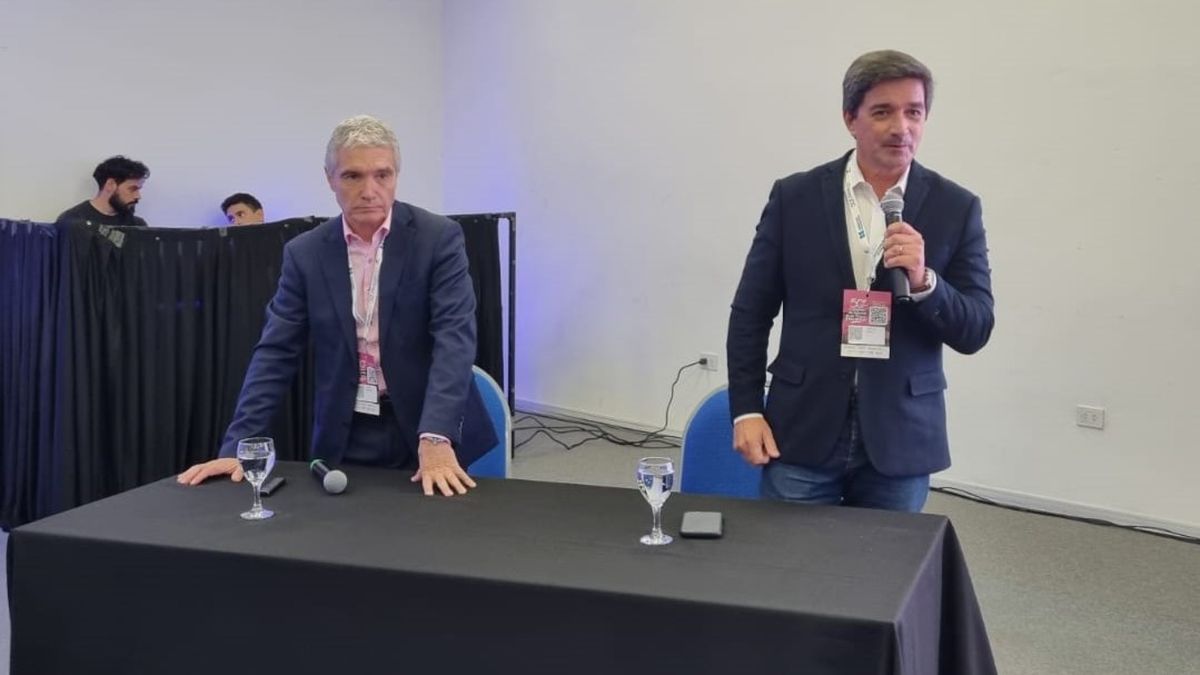 Adrián Pastine y Carlos Núñez, repasaron la actualidad del transporte aéreo. Agencias de viajes advierten oportunidades, desafíos y sobrecostos en la nueva era de la distribución aérea.