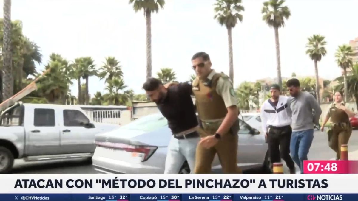 Carabineros detiene a dos hombres que asaltaban a turistas en Viña del Mar. - Ladevi Medios y Soluciones Carabineros detiene a dos hombres que asaltaban a turistas en Viña del Mar.