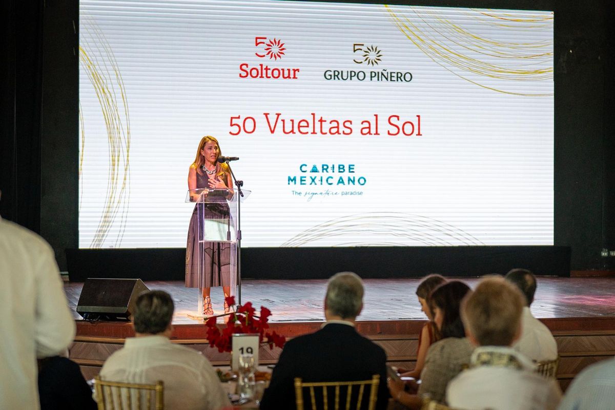 Encarna Piñero, CEO de Soltour durante la celebración del 50 aniversario