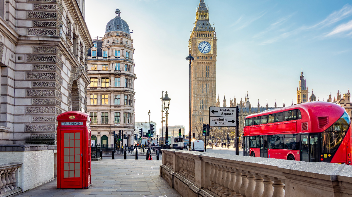 Londres siempre maravilla con su inconfundibles postales urbanas.