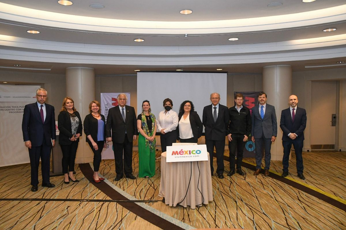 El titular de Sectur junto a líderes de la industria turística, aerolíneas y líneas de cruceros de Estados Unidos durante la continuidad de la Operación toca Puertas en Washington, DC.