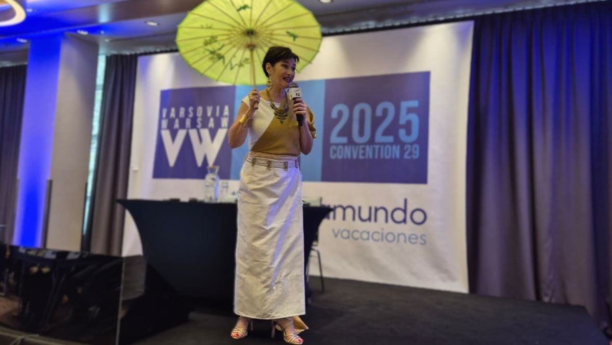 Lola Aguilera presenta las novedades en los circuitos en la Convención en Varsovia