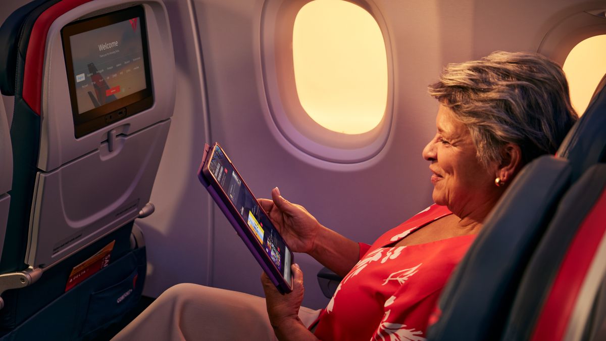 Delta Air Lines: Delta Sync Wi-Fi ofrece a los viajeros nuevas maneras de mantenerse conectados y entretenidos. - Ladevi Medios y Soluciones Delta Air Lines: Delta Sync Wi-Fi ofrece a los viajeros nuevas maneras de mantenerse conectados y entretenidos.