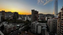 Gremios esperan gran flujo de turistas extranjeros durante temporada de invierno, beneficiando a la hotelería y al comercio nacional. 