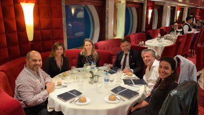 Los directivos durante el encuentro en el MSC Poesia.