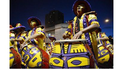 “Ya están en la esquina templando el tambor” (*)