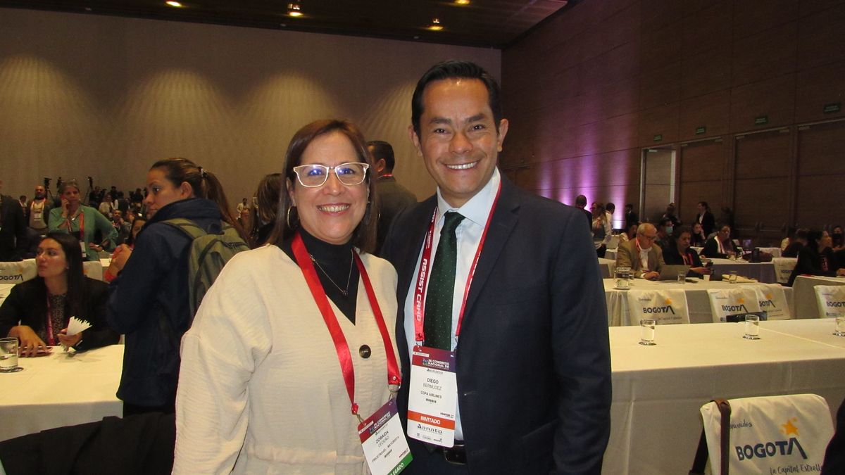 Zoraida Cedeño, gerente general de Agencias de PriceAgencies y&nbsp;Diego Bermúdez, gerente regional de ventas de Copa Airlines.