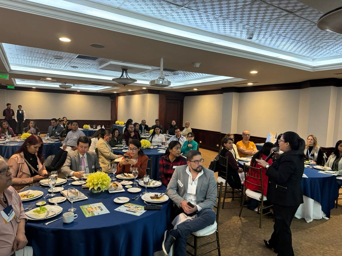 Kissimmee en un almuerzo - capacitación con los agentes de viaje en el Workshop de Ladevi.