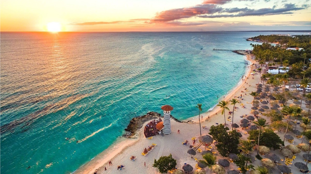 Bayahíbe es un destino de República Dominicana que invita a vivir unas vacaciones libres de sargazo.