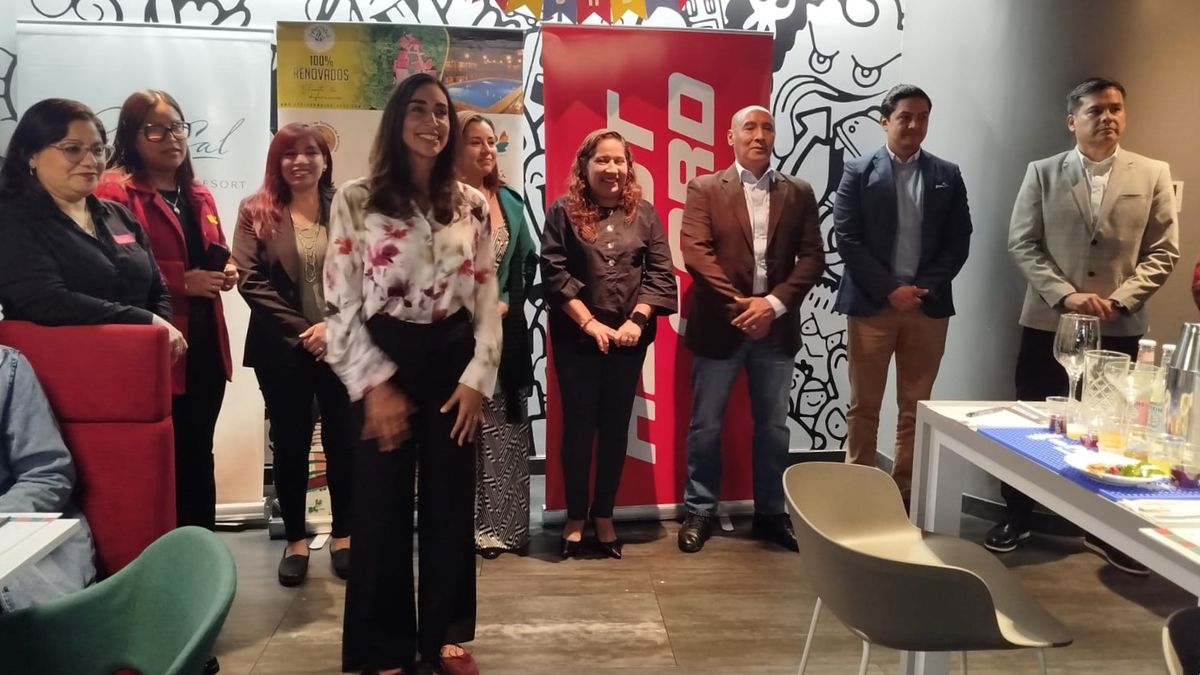 Grupo Atipax junto a sus aliados estratégicos en la noche de camaradería.