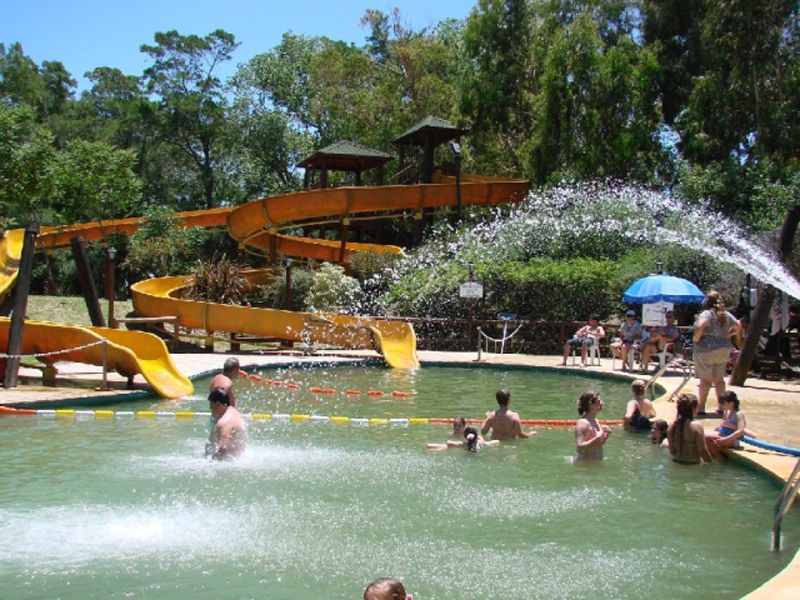 Las termas poseen un completo plan de actividades y relax para toda la familia.