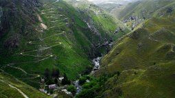 altText(Pueblo Escondido, el fascinante destino de aventura en Córdoba)}