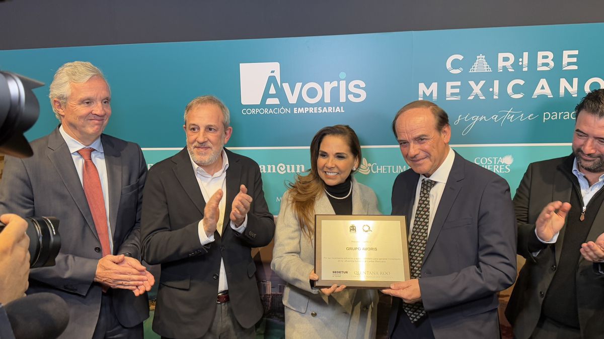 Juan Carlos Gonzalez (izq), director general de Avoris; la gobernadora, Mara Lezema; y el presidente de Ávoris, Vicente Fenollar. - Ladevi Medios y Soluciones Juan Carlos Gonzalez (izq), director general de Avoris; la gobernadora, Mara Lezema; y el presidente de Ávoris, Vicente Fenollar.