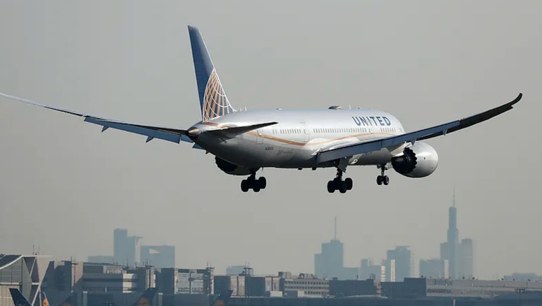 Avión de United Airlines en el aeropuerto de Ben Gurión, en Israel.