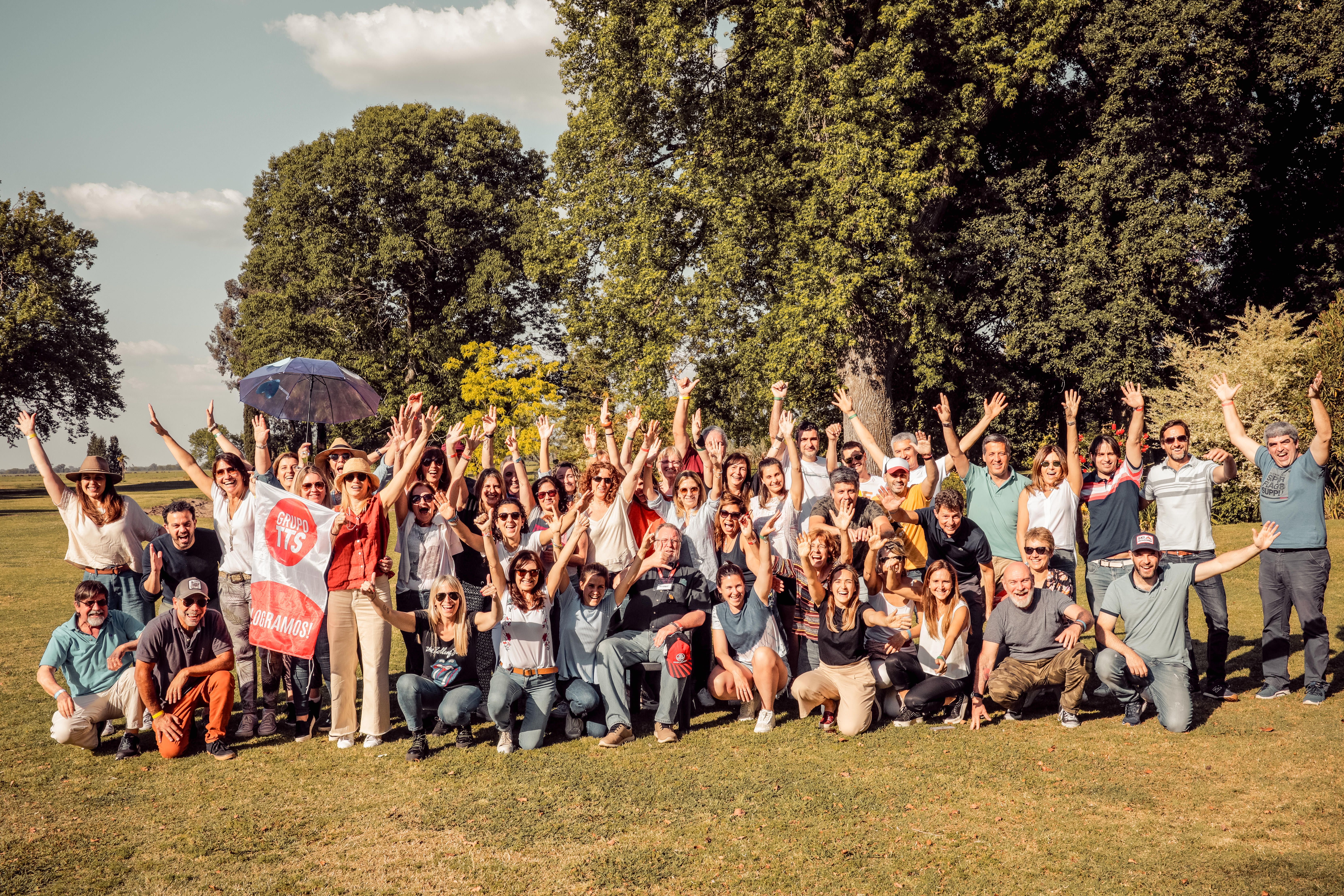 Asociados y asistentes se dieron cita en una jornada en la Estancia La Eloisa, celebrando los 20 años de TTS Viajes. Fue un gran reencuentro con viejos conocidos y con aquellos que se han incorporado al equipo en plena pandemia.