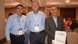 Diego Ariza, gerente general de TuReserva.com junto a su equipo en el marco de Ladevi Workshop Bogotá.