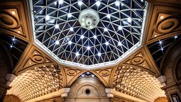 altText(Argentina: ¿cómo es la espectacular cúpula que te traslada gratis de Buenos Aires a París?)}