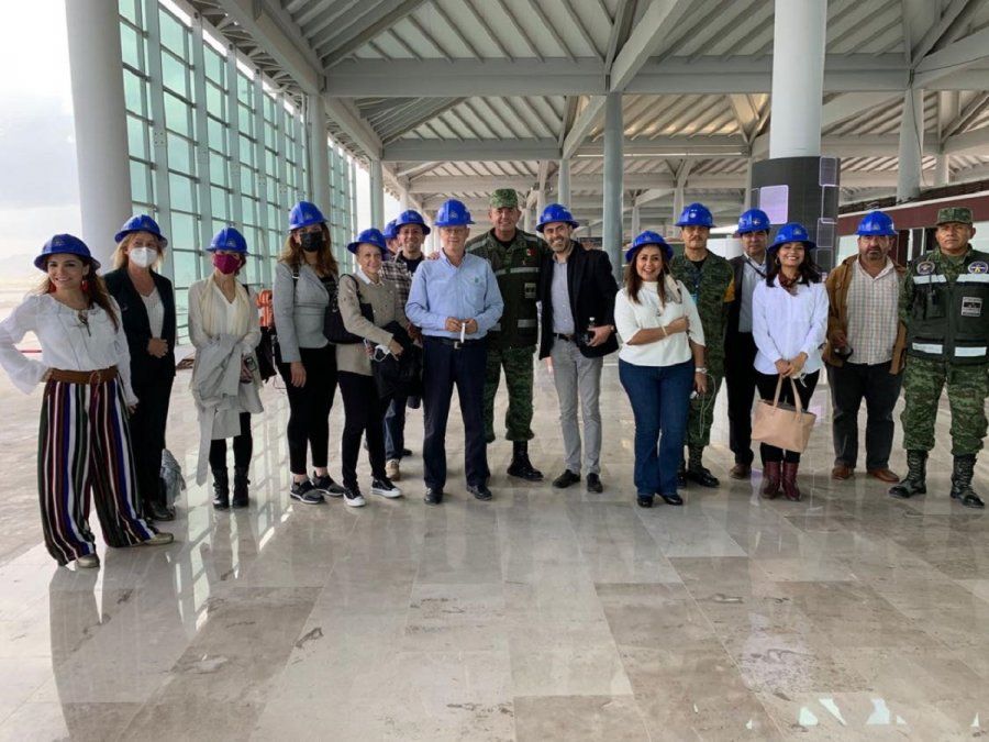 A convocatoria de Sectur CDMX, cámaras y asociaciones del sector visitaron las obras del Aeropuerto de Santa Lucía, que concluirán en marzo de 2022.