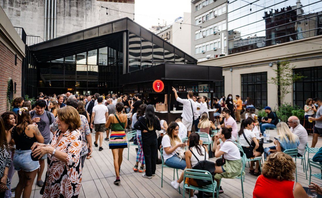 Buenos Aires: el Mercado de los Carruajes se encuentra en Av. Leandro Alem 852. Buenos Aires: el Mercado de los Carruajes se encuentra en Av. Leandro Alem 852.