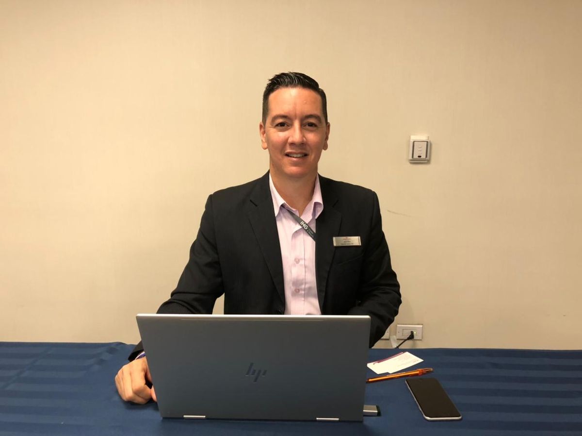 Jeffry Jiménez, gerente de Ventas Crowne Plaza Hotel Corobicí.