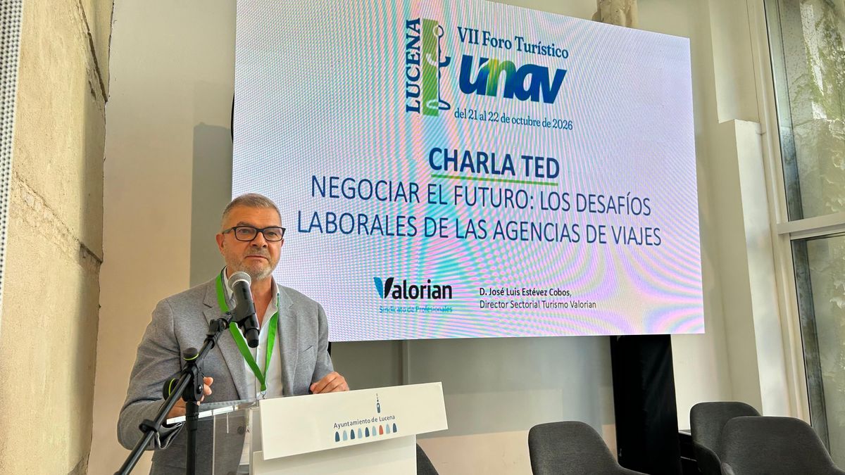 José Luis Estévez, director sectorial de Turismo de Valorian, durante su intervención en el VII Foro Turístico UNAV