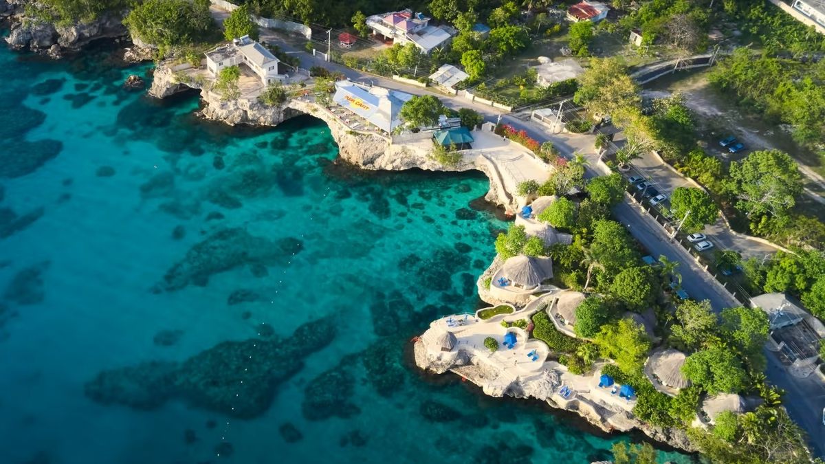 Un repaso al estado de la recuperación de los sercvicios para el turismo en Jamaica.