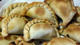 Las empanadas son junto con los tamales y otras delicias, las protagonistas de la gastronomía de Salta.