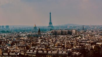 París se prepara para ser el hogar de los Juegos Olímpicos pero ofrece alternativas fascinantes para descubrir la ciudad.