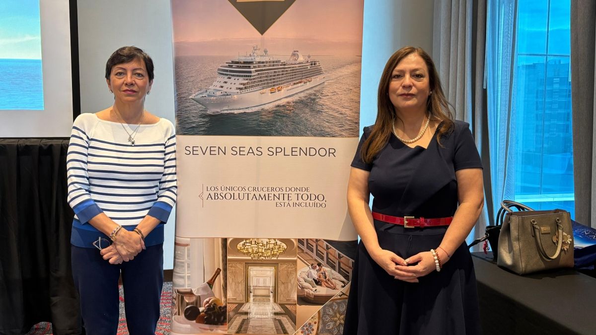 Yolanda González, de Le Blanc Tours, y Ofelia Ortiz, de NCL, recibieron a agencias de viajes en su capacitación especial.