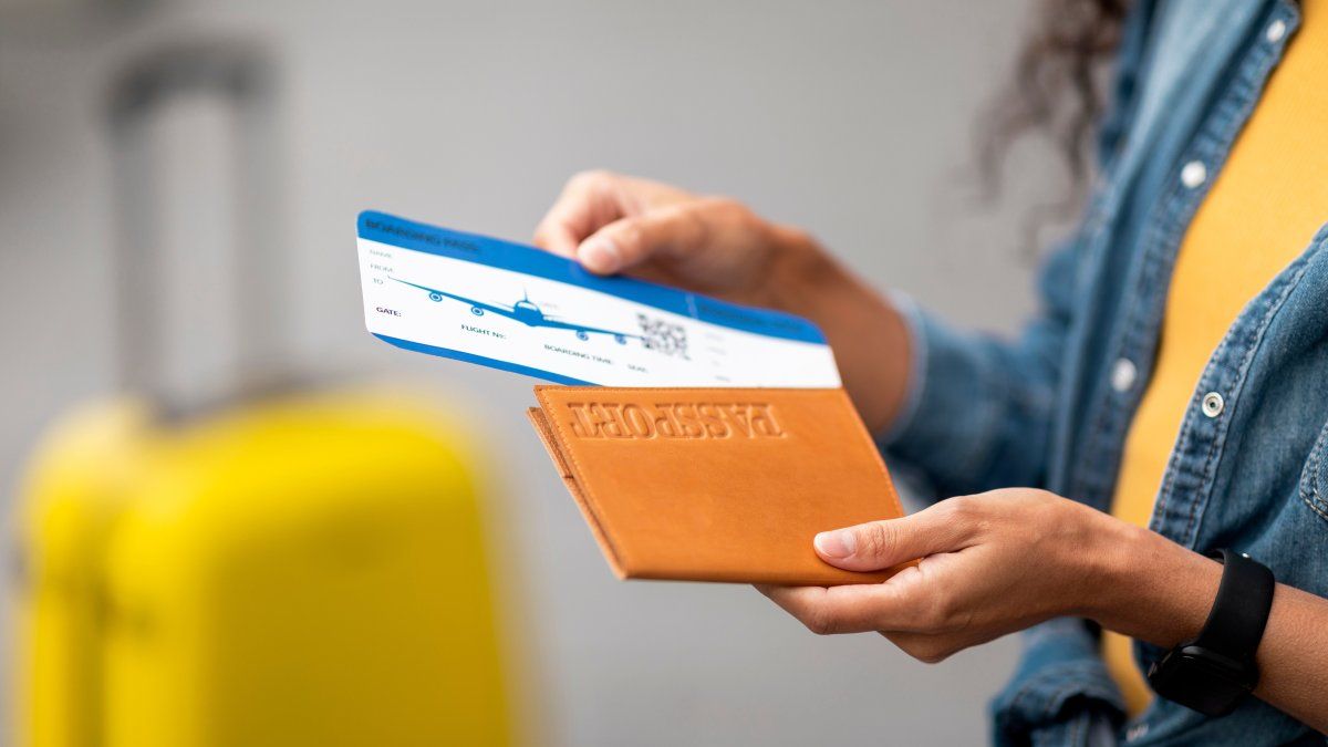 Tips clave para revisar correctamente los tickets aéreos antes de viajar.