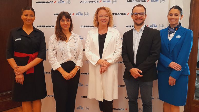 Natalia Balado, responsable de Marketing y Comunicación en Argentina; Pía Lackman, country manager en Argentina; y Mateus Tamiozzo, responsable de Comunicación en América del Sur; recibieron a los periodistas en la Maison Moët Hennesy de Buenos Aires.