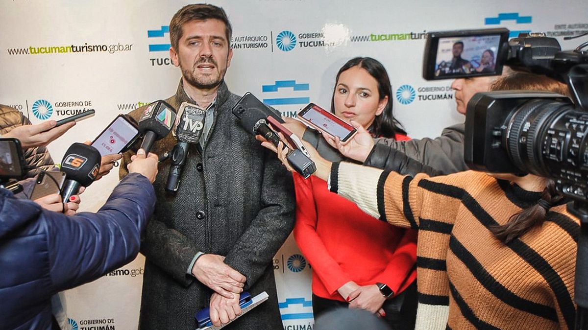 El presidente del Ente Tucumán Turismo (ETT), Sebastián Giobellina, y la directiva del Tucumán Convention & Visitors Bureau, Marina Sánchez, hablaron sobre las cifras de 2022 del turismo de reuniones en Tucumán.