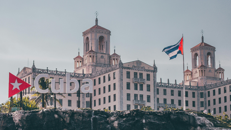 Cuba, bajo presión internacional, vuelve a poner a prueba la confianza del turismo internacional, con los hoteles y las aerolíneas como principales afectadas.