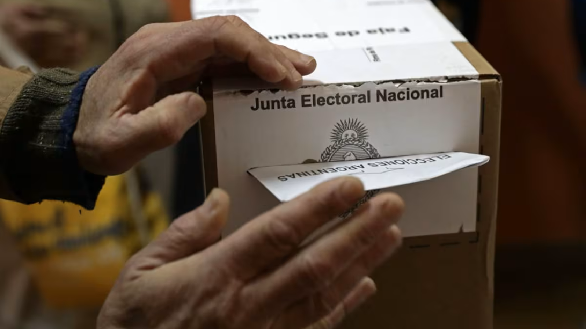 La veda electoral se desarrollará oficialmente durante todo el fin de semana. La veda electoral se desarrollará oficialmente durante todo el fin de semana.